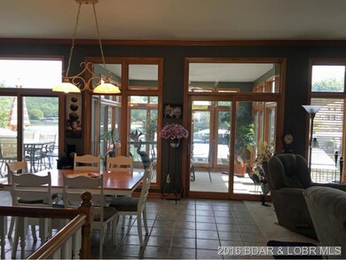 Open floor plan 3 seasons rm