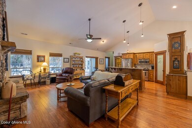 living/kitchen