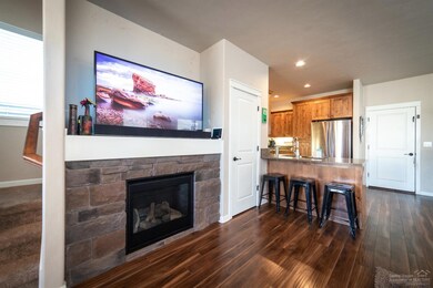 3460 SW 28th St, Redmond, OR 97756 - photo 5