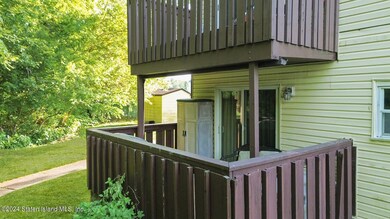 84 Nancy Ct unit 8084, Staten Island, NY 10306 - photo 2