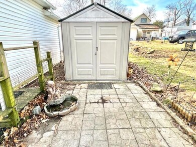 385 N Maple St, Lancaster, OH 43130 - photo 2