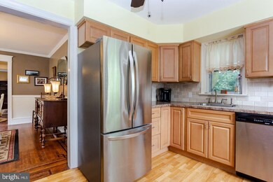 300 S Cedar Ln, Upper Darby, PA 19082 - photo 4