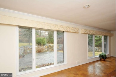 7118 Park Terrace Dr, Alexandria, VA 22307 - photo 5