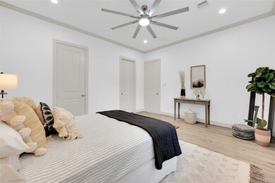 1536 Dewalt St, Houston, TX 77088 - photo 3