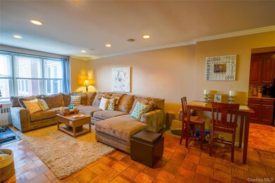 The Gentry Co-Op unit 216, Tuckahoe, NY 10707 - photo 2