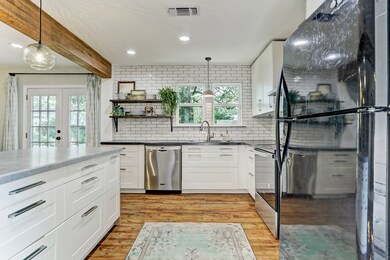 1719 Heather Ln, Alvin, TX 77511 - photo 4