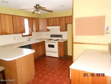 127 Overlook Dr, Hawley, PA 18428 - photo 2