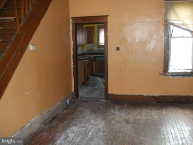 944 Morton St, Camden, NJ 08104 - photo 4