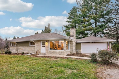 N45W24568 Lindsay Rd, Pewaukee, WI 53072 - photo 3