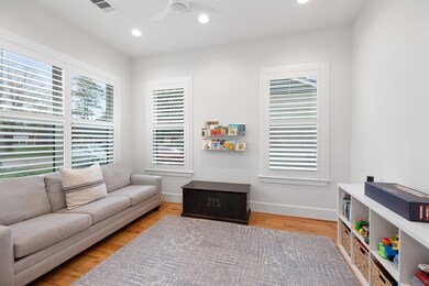 1717 Saxon Dr, Houston, TX 77018 - photo 7