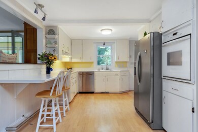 102 Bowdoin St, Yarmouth, ME 04096 - photo 6