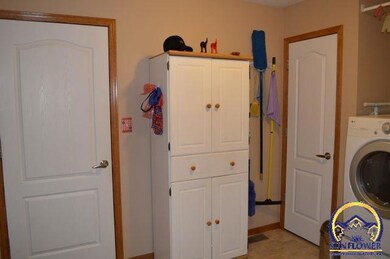 4225 SW Misty Harbor Ave, Topeka, KS 66610 - photo 7