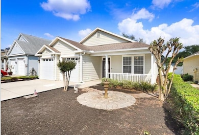 37438 Picketts Mill Ave, Zephyrhills, FL 33542 - photo 2