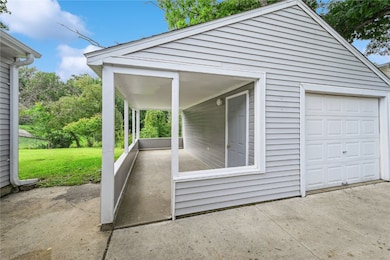 2861 Seely Ave SE, Cedar Rapids, IA 52403 - photo 4