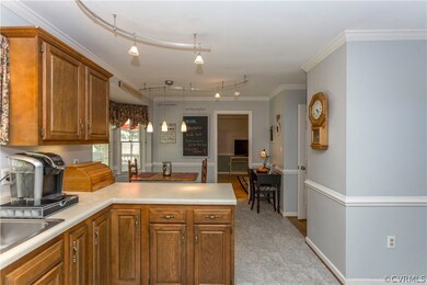 Eat-In Kitchen