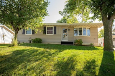 2415 Lori Dr SW, Cedar Rapids, IA 52404 - photo 3