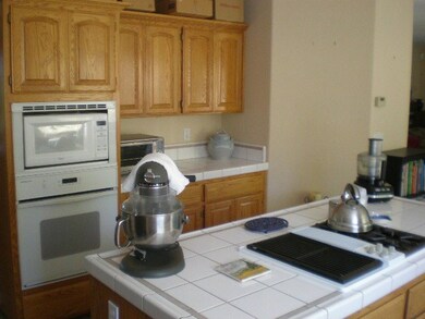 Kitchen Pic 2