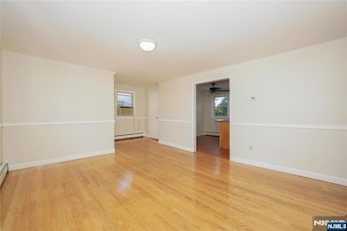 142 Maple Ave unit 2, Woodland Park, NJ 07424 - photo 4