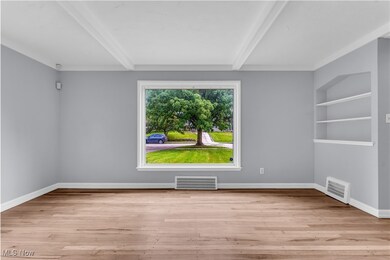 24571 Hawthorne Dr, Euclid, OH 44117 - photo 5