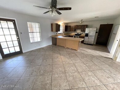 Dining to Kitchen