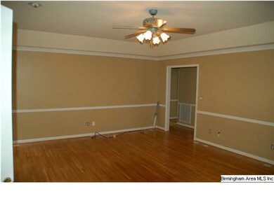 Living room or family room has 9' ceiling, crown m