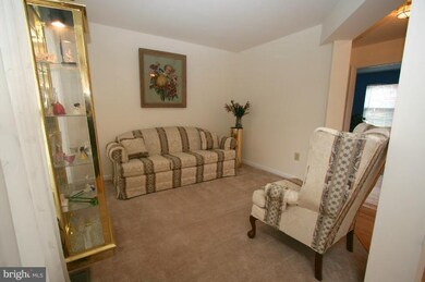 9813 Pheasant Run Ct, Laurel, MD 20708 - photo 2