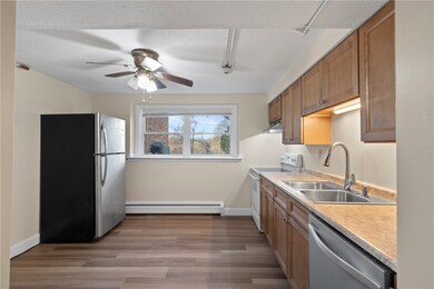 510 Child St unit 402B, Warren, RI 02885 - photo 3