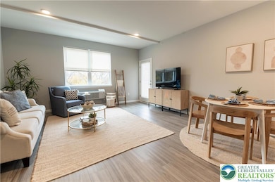 948 N Front St unit C-10, Allentown, PA 18102 - photo 6