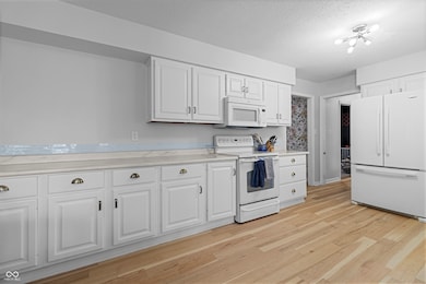 895 Briar Patch Ln, Greenwood, IN 46142 - photo 3