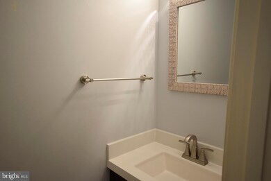 2922 Waterford Ct, Vienna, VA 22181 - photo 6