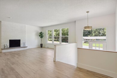 5477 Byscane Ln, Minnetonka, MN 55345 - photo 3