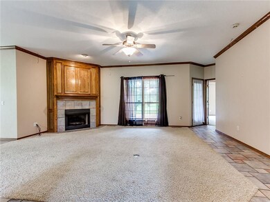 845 Oaklawn Dr, Tuttle, OK 73089 - photo 4