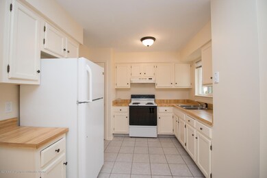 213 Warrington St, Lansing, MI 48911 - photo 6