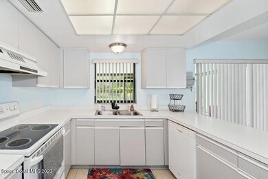 3032WinchesterDr_177001_Kitchen