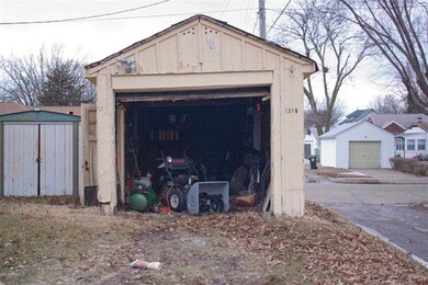 2144 W High St, Davenport, IA 52804 - photo 4