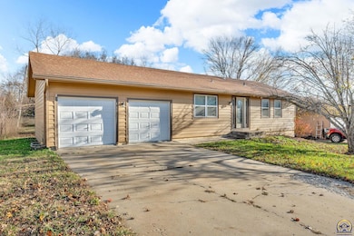 1231 SE 43rd Terrace, Topeka, KS 66609 - photo 3