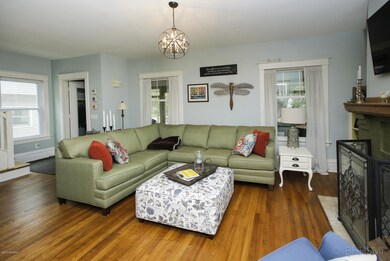 1435 maple st-105