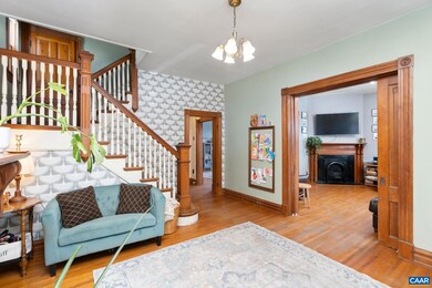 501 W Johnson St, Staunton, VA 24401 - photo 7