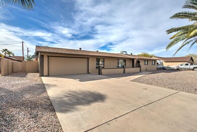 927 E Navajo Ave-4