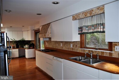 9950 Beech Ln, La Plata, MD 20646 - photo 4