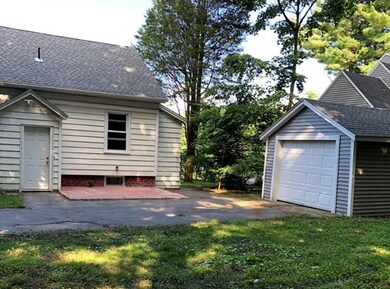 294 Cherry St, Holyoke, MA 01040 - photo 3