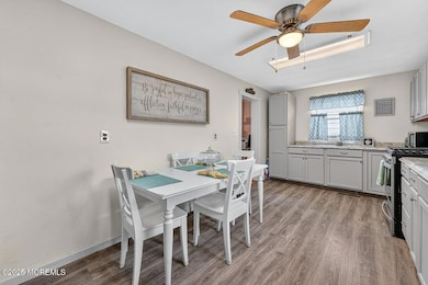 48 Pine St, Keyport, NJ 07735 - photo 6