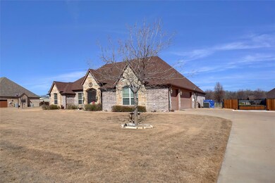 153 Oakwood Creek Ln, Weatherford, TX 76088 - photo 3