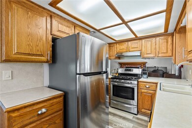 28938 Morningside Dr, Castaic, CA 91384 - photo 7