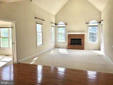 43237 Valiant Dr, Chantilly, VA 20152 - photo 3