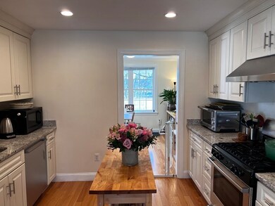 87 Ossipee Rd unit 87, Newton Upper Falls, MA 02464 - photo 3