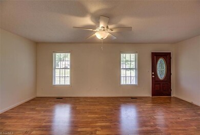 521 Sunrise Ave, Asheboro, NC 27203 - photo 5