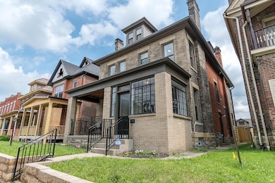 1275 E Long St, Columbus, OH 43203 - photo 2