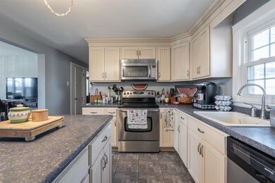 5 Meade St, Nashua, NH 03064 - photo 4