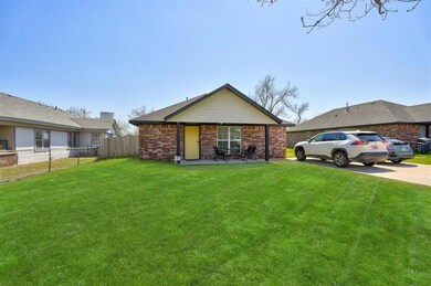 409 W Franklin St, Shawnee, OK 74804 - photo 2